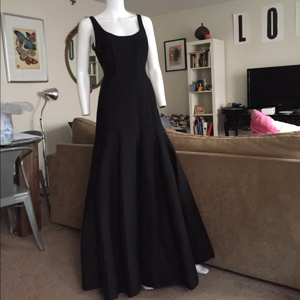 Halston Heritage Scoop Neck Strap Evening Gown